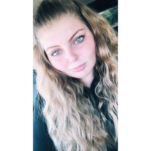 Meet your Posher, Brittney